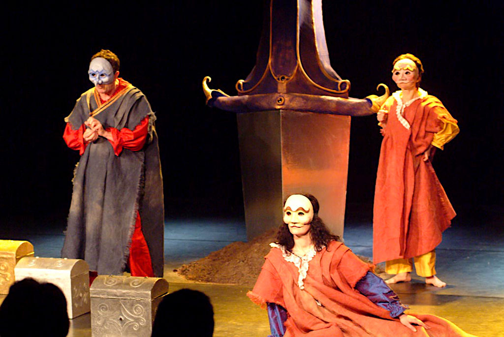 Acteurs de la troupe théâtrale de la Comédie de Béthune interprétant les Intermèdes de Cervantès