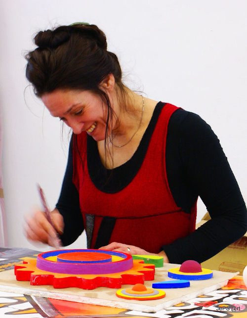 Atelier peinture :  Mise en couleur des modules kit avec Karine Bracq, créatrice de la fresque en kit de la ferme urbaine Anima de Calais